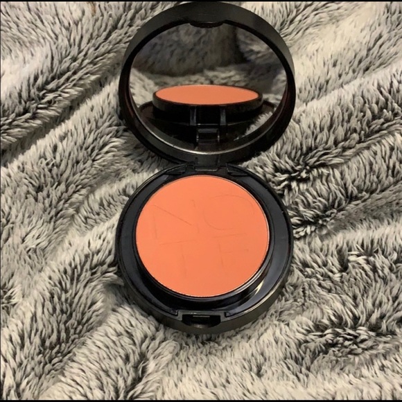 *NEW* Note Cosmetics Silk Compact Blusher - Picture 1 of 5